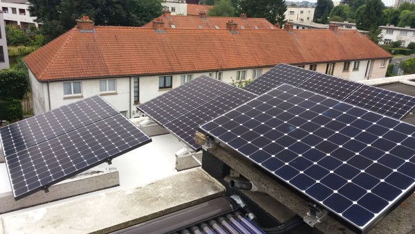 Installation panneaux photovoltaïques Sunpower E20 327 toit plat Energreen
